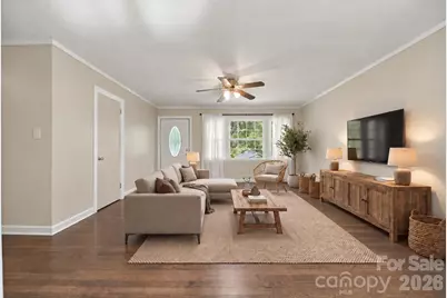 911 Kenham Place SW, Lenoir, NC 28645 - Photo 2