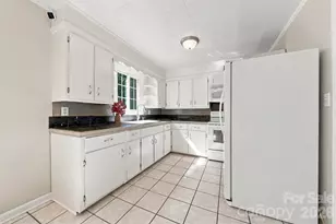 911 Kenham Pl SW, Lenoir, NC 28645 - Photo 10