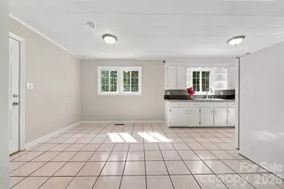 911 Kenham Place SW, Lenoir, NC 28645 - Photo 8