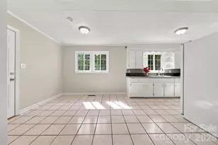 911 Kenham Pl SW, Lenoir, NC 28645 - Photo 8
