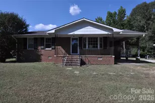 554 Gardendale Cir, Chester, SC 29706 - Photo 1