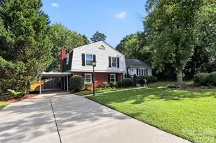 10743 Osprey Dr, Charlotte, NC 28226 - Photo 2