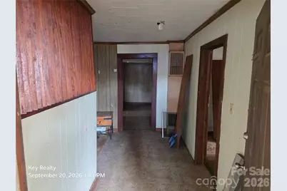 521 N Davis Avenue, Newton, NC 28658 - Photo 4