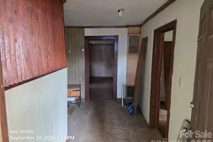 521 N Davis Ave, Newton, NC 28658 - Photo 4