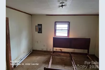 521 N Davis Avenue, Newton, NC 28658 - Photo 6
