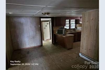 521 N Davis Avenue, Newton, NC 28658 - Photo 12