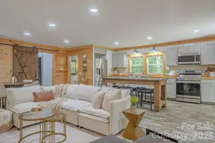 633 Kingdom Pl, Zirconia, NC 28790 - Photo 12