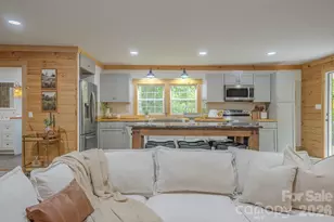 633 Kingdom Pl, Zirconia, NC 28790 - Photo 8