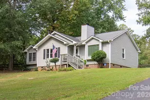 1154 Birchwood Dr, Clover, SC 29710 - Photo 2