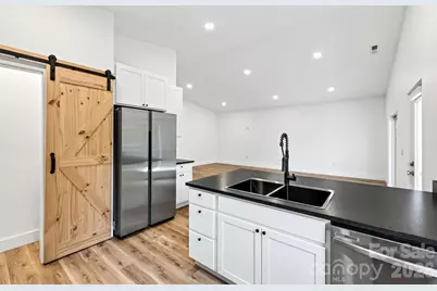 60 Pearl Street, Black Mountain, NC 28711 - Photo 6