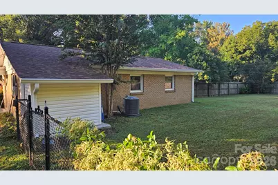 5704 Hillcrest Circle, Indian Trail, NC 28079 - Photo 4