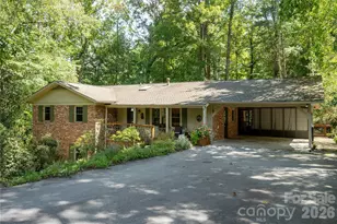 906 Indian Hill Rd, Hendersonville, NC 28792 - Photo 2