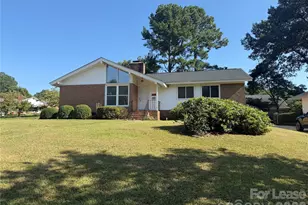1627 Paddock Cir, Charlotte, NC 28209 - Photo 2
