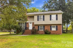 2711 Johnny Reb Ln, Charlotte, NC 28273 - Photo 2