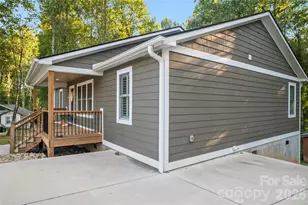 212 Walt Dr, Hendersonville, NC 28792 - Photo 8