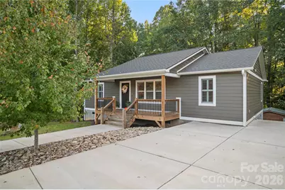 212 Walt Drive, Hendersonville, NC 28792 - Photo 2