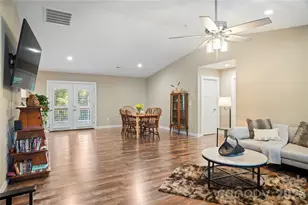 212 Walt Dr, Hendersonville, NC 28792 - Photo 16