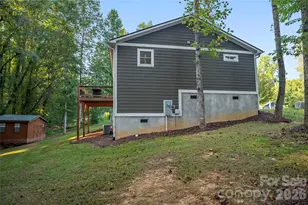212 Walt Dr, Hendersonville, NC 28792 - Photo 12