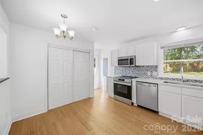 109 E Georgia Avenue, Bessemer City, NC 28016 - Photo 8
