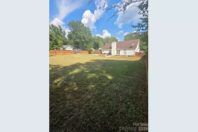 11619 Bowsby Court, Charlotte, NC 28215 - Photo 2
