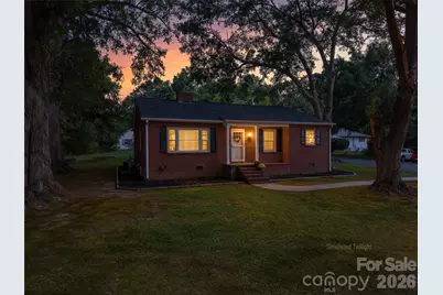123 E Dixon Street, Lincolnton, NC 28092 - Photo 2