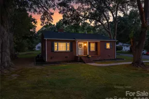 123 E Dixon St, Lincolnton, NC 28092 - Photo 2