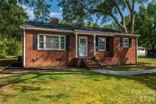 123 E Dixon St, Lincolnton, NC 28092 - Photo 4