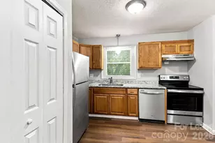 910 Canton Pl, Charlotte, NC 28206 - Photo 4