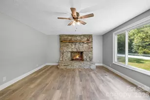 4078 Nc 208 Hwy, Marshall, NC 28753 - Photo 18