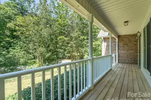 106 Fish Hawk Dr, Hendersonville, NC 28739 - Photo 2
