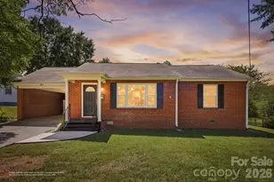 517 Battleground Rd, Lincolnton, NC 28092 - Photo 1