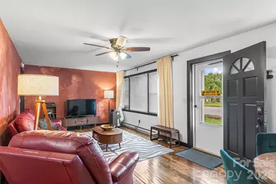 45 Henry Street, Waynesville, NC 28786 - Photo 2