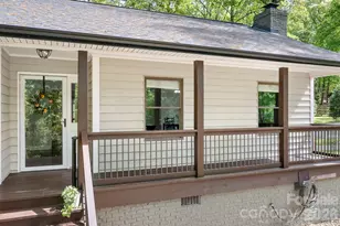 204 Nottingham Dr, Huntersville, NC 28078 - Photo 2