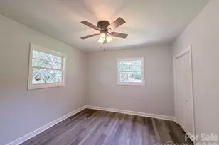 131 Highland Point Ave, Harmony, NC 28634 - Photo 8
