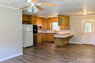 542 Elmwood Rd, Statesville, NC 28677 - Photo 4