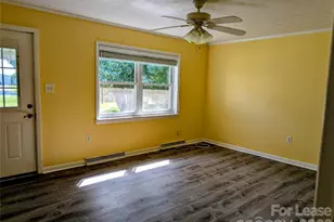 542 Elmwood Rd, Statesville, NC 28677 - Photo 2