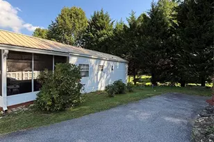 27 Levi Dr, Maggie Valley, NC 28751 - Photo 2