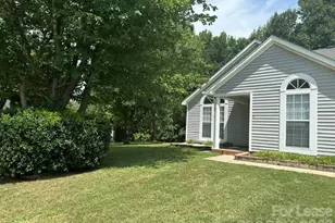 9022 Brad Ct, Matthews, NC 28104 - Photo 2