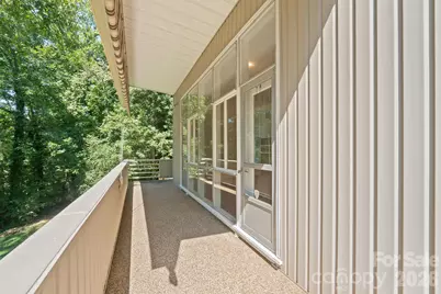 220 30th Avenue NW, Hickory, NC 28601 - Photo 10