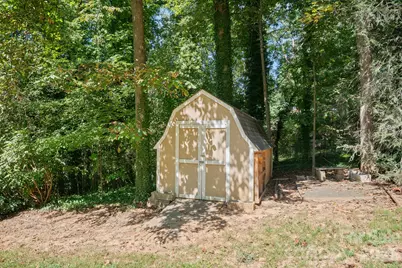 220 30th Avenue NW, Hickory, NC 28601 - Photo 8