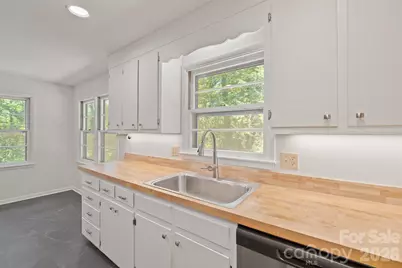 220 30th Avenue NW, Hickory, NC 28601 - Photo 38