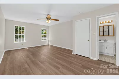 6240 Round Hill Road, Charlotte, NC 28211 - Photo 12