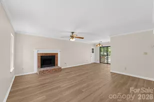 6240 Round Hill Rd, Charlotte, NC 28211 - Photo 6