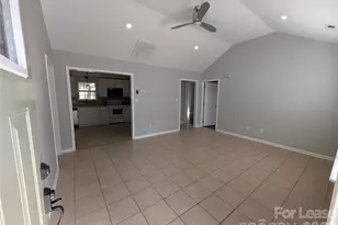 3017 Lynworth Pl, Charlotte, NC 28212 - Photo 2