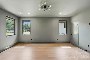 1433 N Sharon Amity Rd, Charlotte, NC 28211 - Photo 28