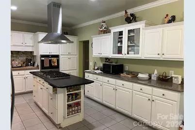 201 S Face Lane, Burnsville, NC 28714 - Photo 2
