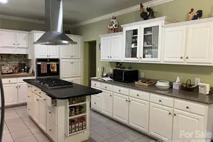 201 S Face Ln, Burnsville, NC 28714 - Photo 2