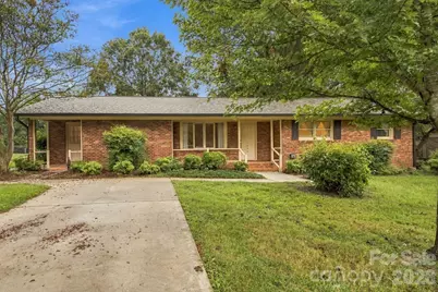 1536 Nottingham Drive, Newton, NC 28658 - Photo 2