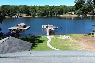 4935 Vagabond Ln, Sherrills Ford, NC 28673 - Photo 2
