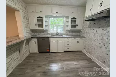 1900 Peachtree Street, Winston Salem, NC 27107 - Photo 2